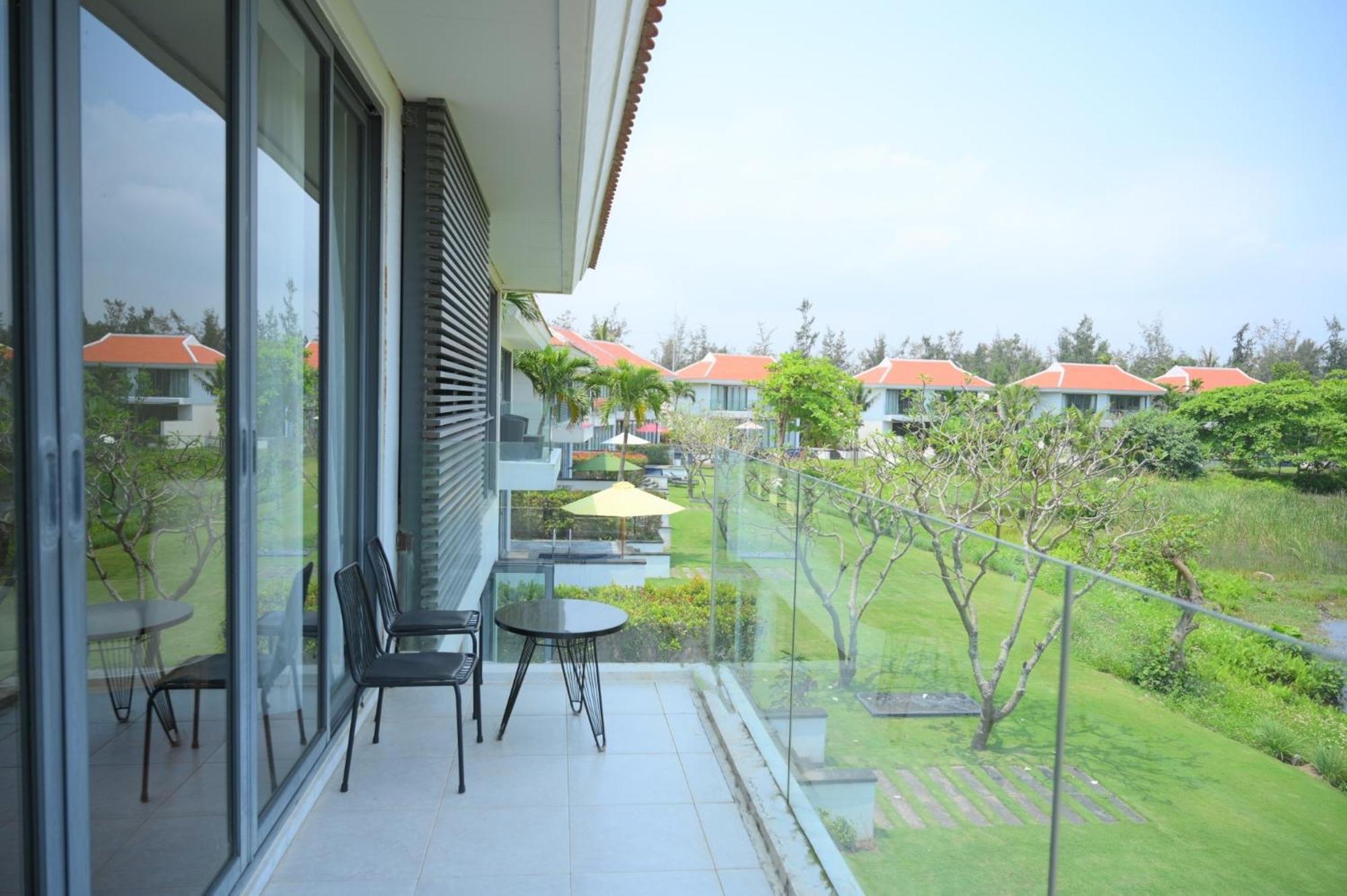 Memories Holiday Beach Villa Дананг Екстер'єр фото
