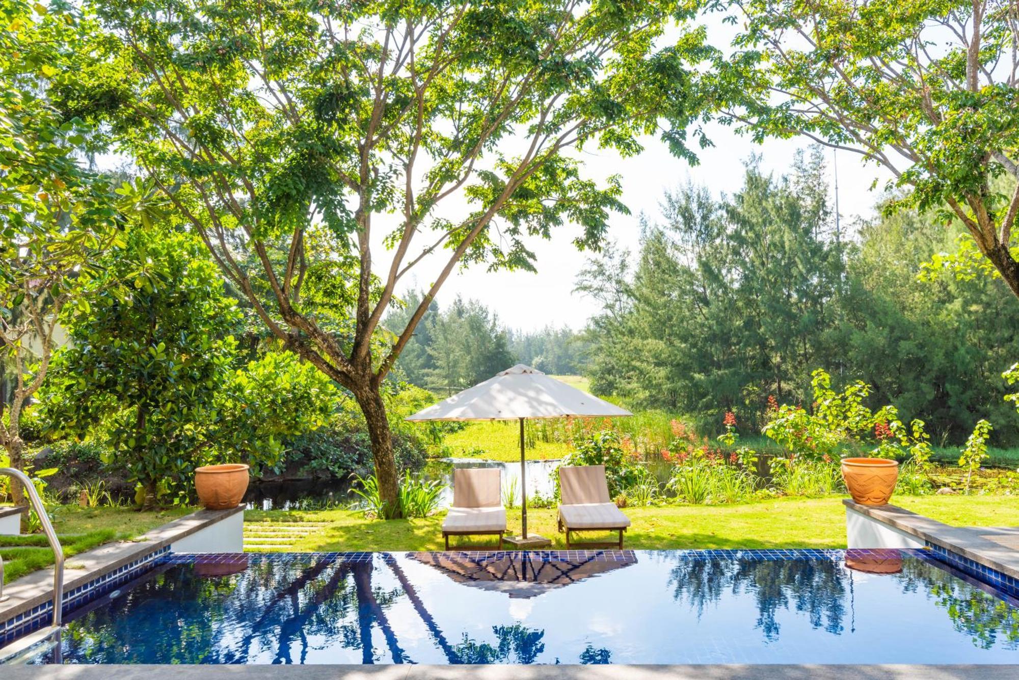 Memories Holiday Beach Villa Дананг Екстер'єр фото