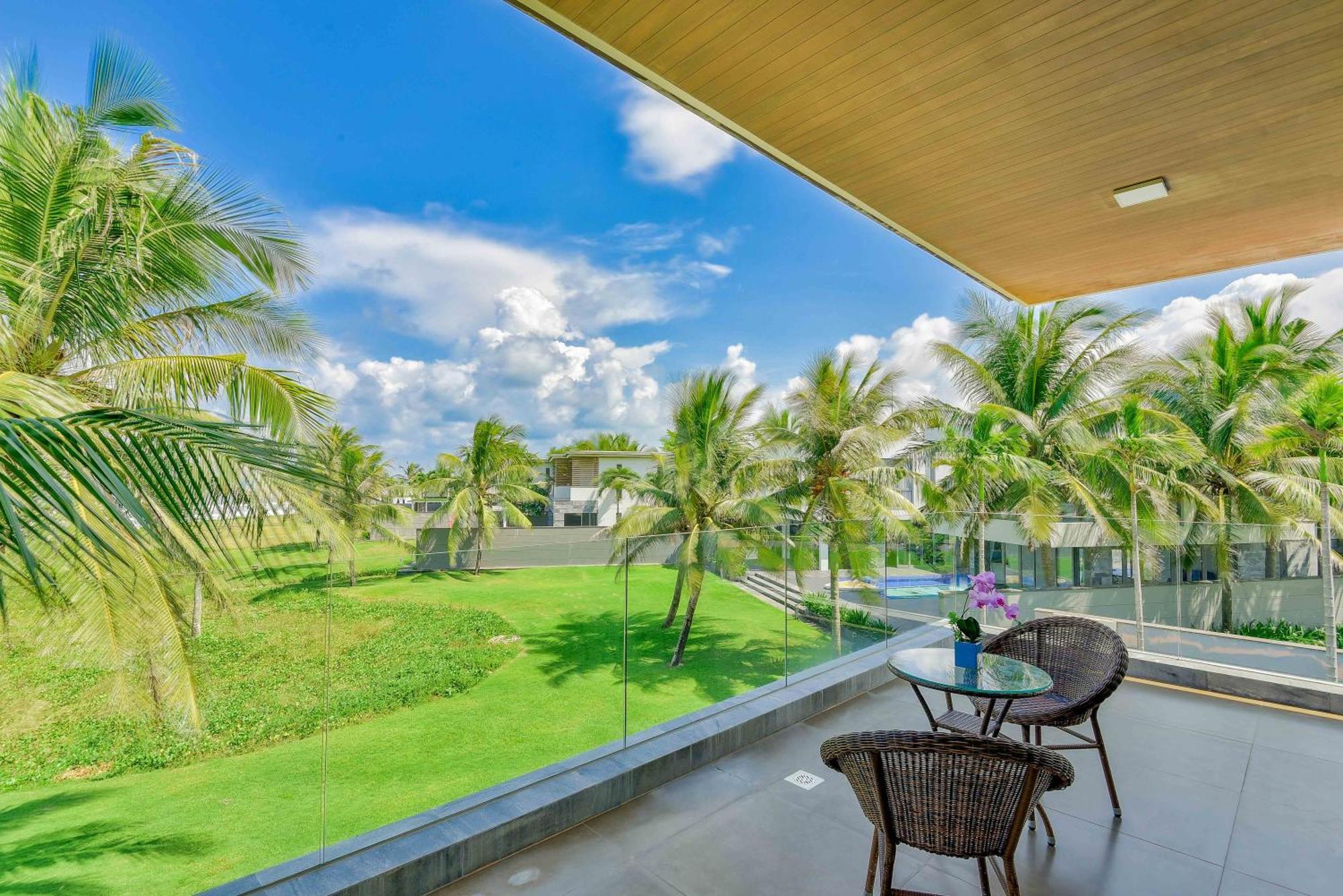 Memories Holiday Beach Villa Дананг Екстер'єр фото
