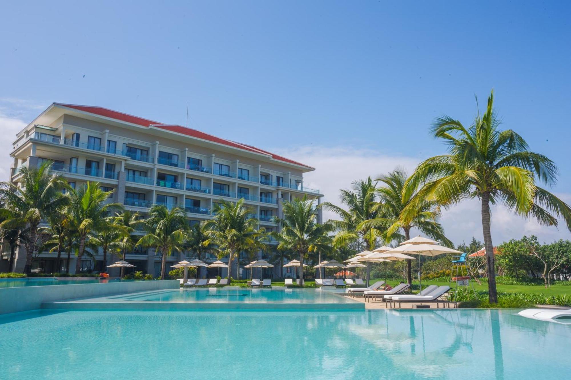 Memories Holiday Beach Villa Дананг Екстер'єр фото