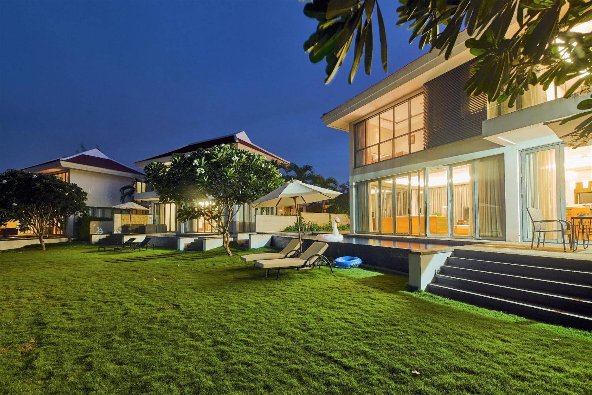 Memories Holiday Beach Villa Дананг Екстер'єр фото